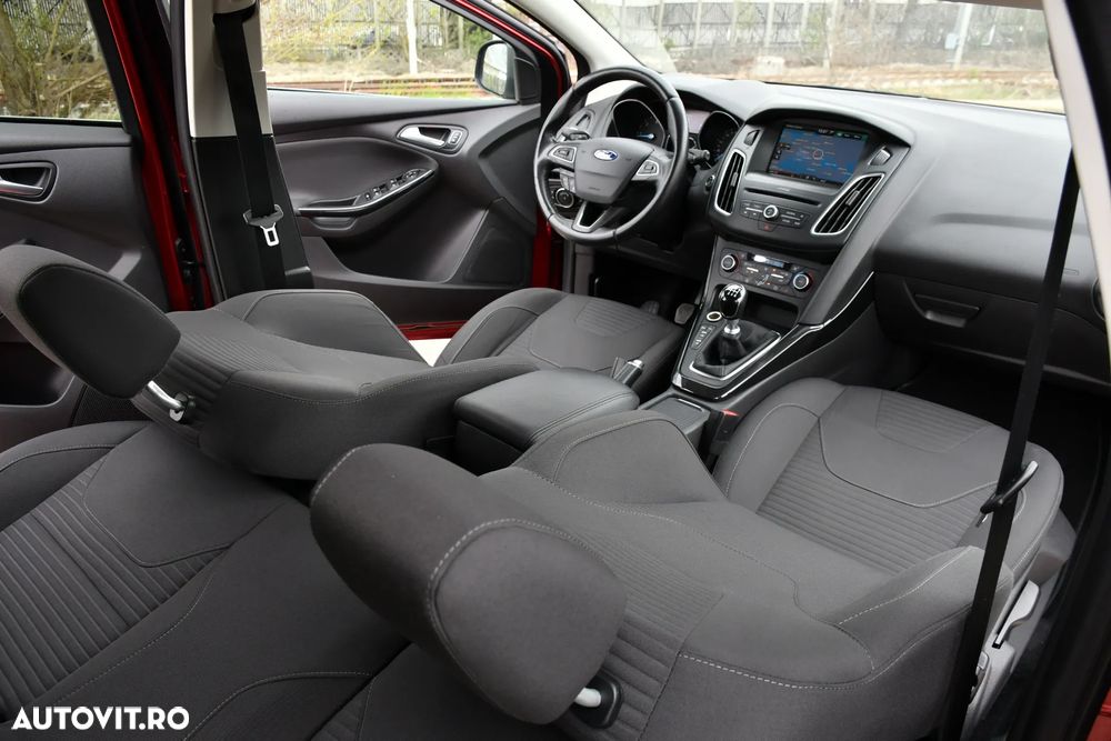 Ford Focus 1.5 TDCi DPF Start-Stopp-System Titanium - 6