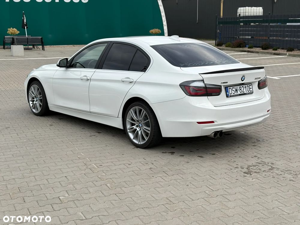 BMW Seria 3 328i xDrive Luxury Line - 5