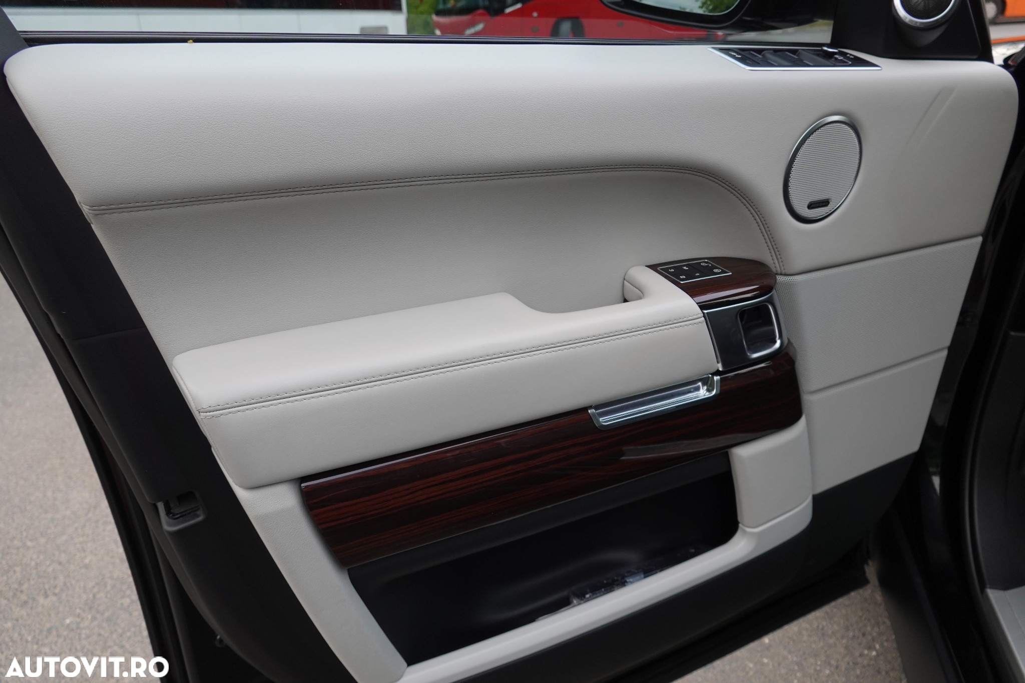 Land Rover Range Rover Vogue - 13