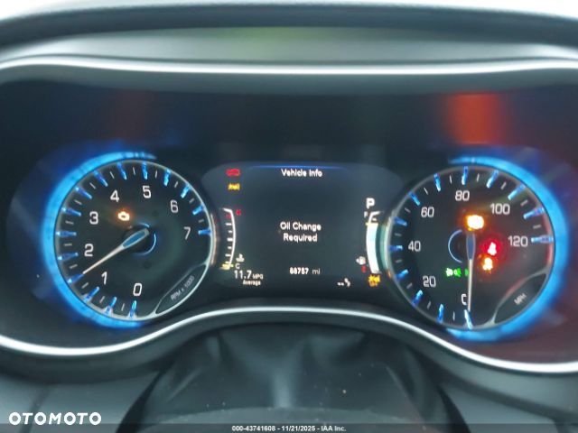 Chrysler Pacifica - 11