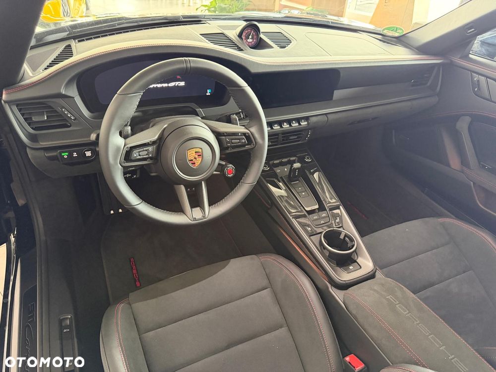 Porsche 911 Carrera T-Hybrid 4 GTS - 6