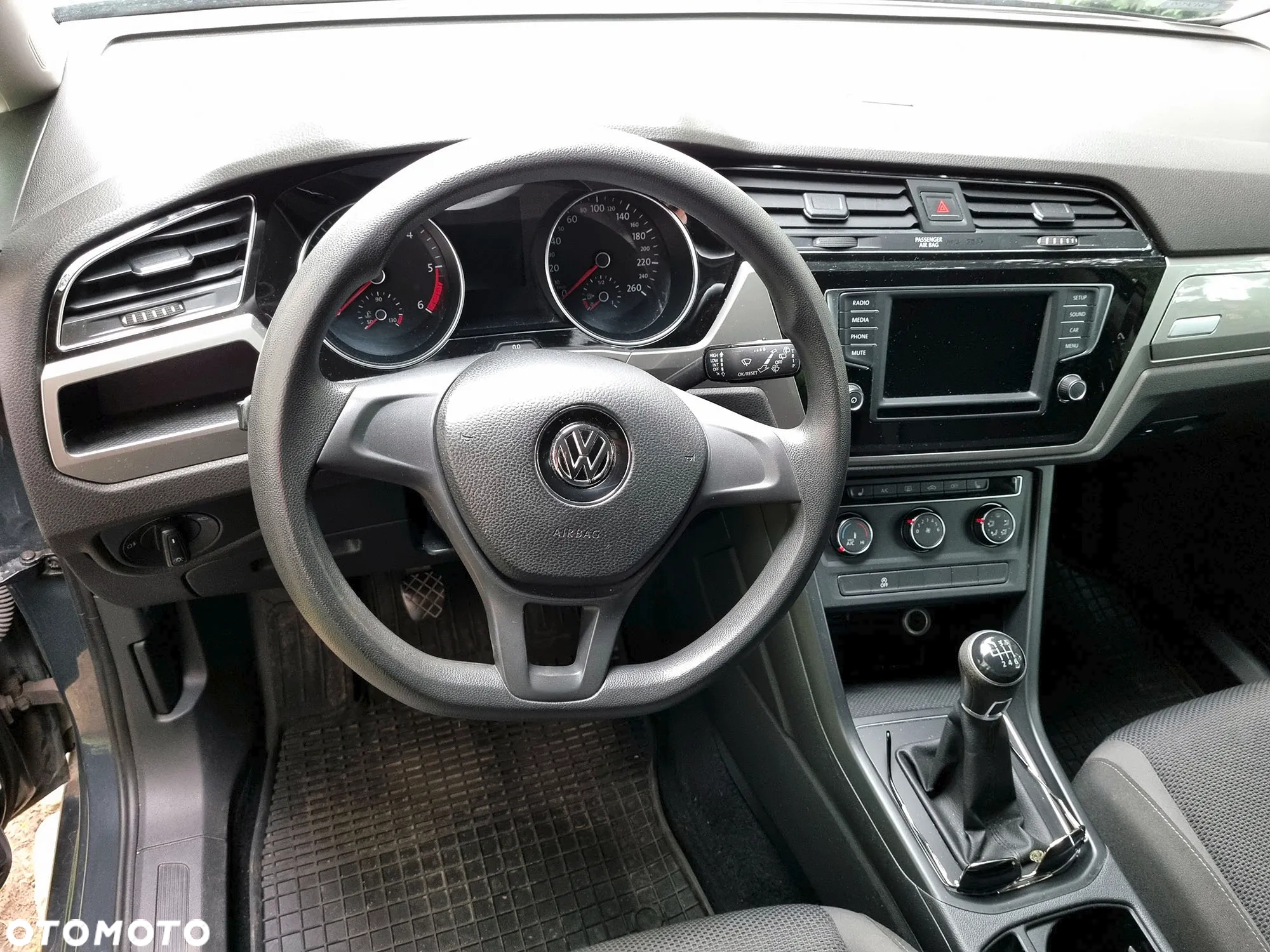 Volkswagen Touran 1.6 TDI BMT Trendline - 12