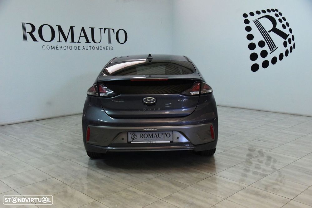 Hyundai Ioniq - 9