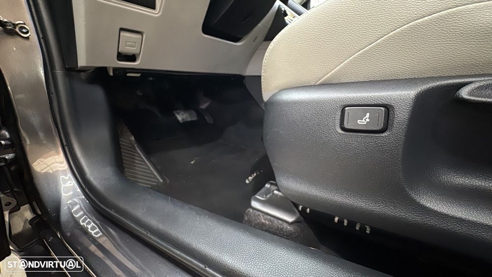 Toyota Yaris 1.5 HDF Luxury - 21