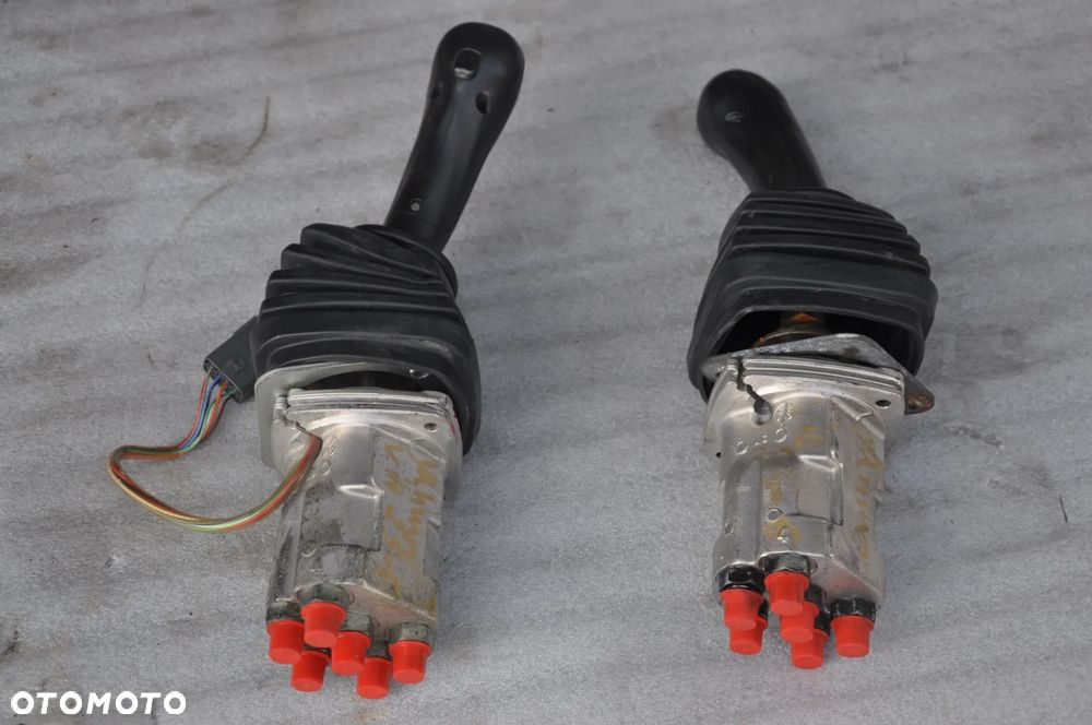 Yojstick Yanmar vio25-4 - 3