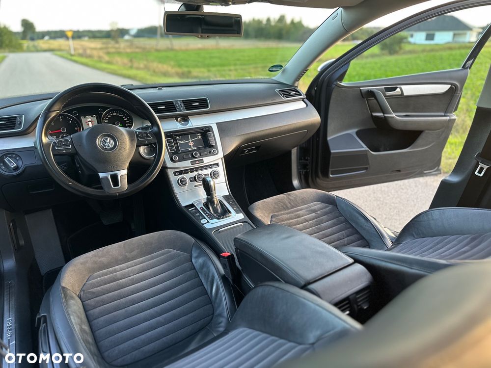 Volkswagen Passat 2.0 TDI DSG BlueMotion Technology Highline - 31