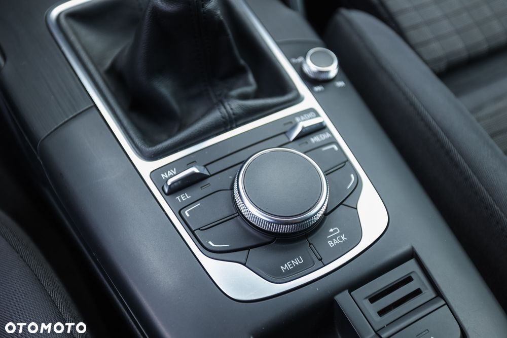 Audi A3 Sportback 2.0 TDI Ambition - 25