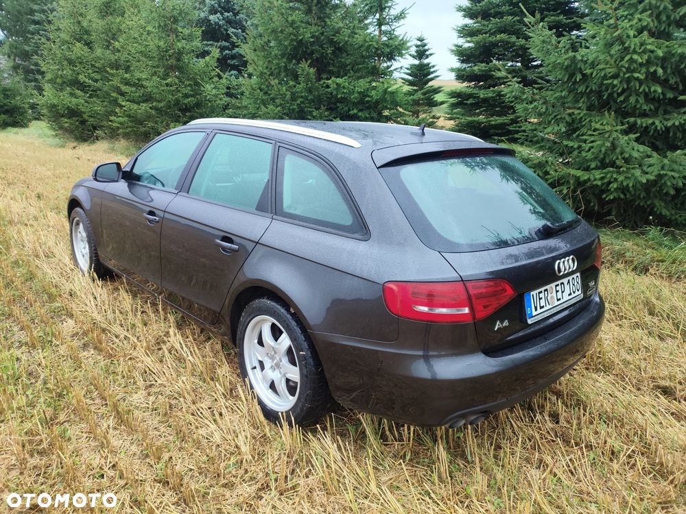 Audi A4 Avant 2.0 TDI - 9