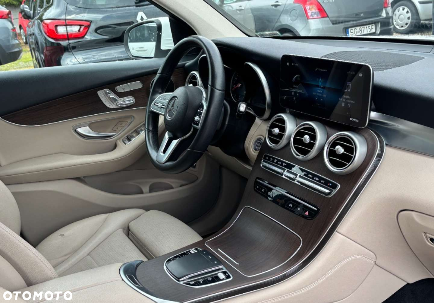 Mercedes-Benz GLC - 12