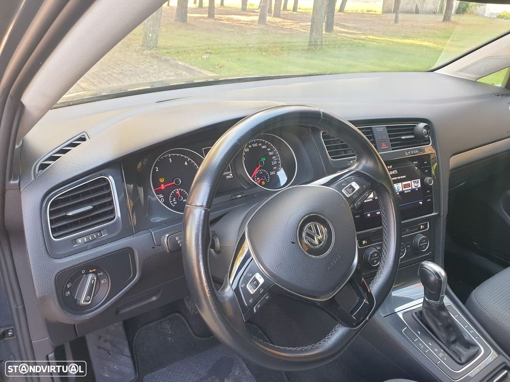 VW Golf Variant 1.6 TDi Confortline DSG - 13