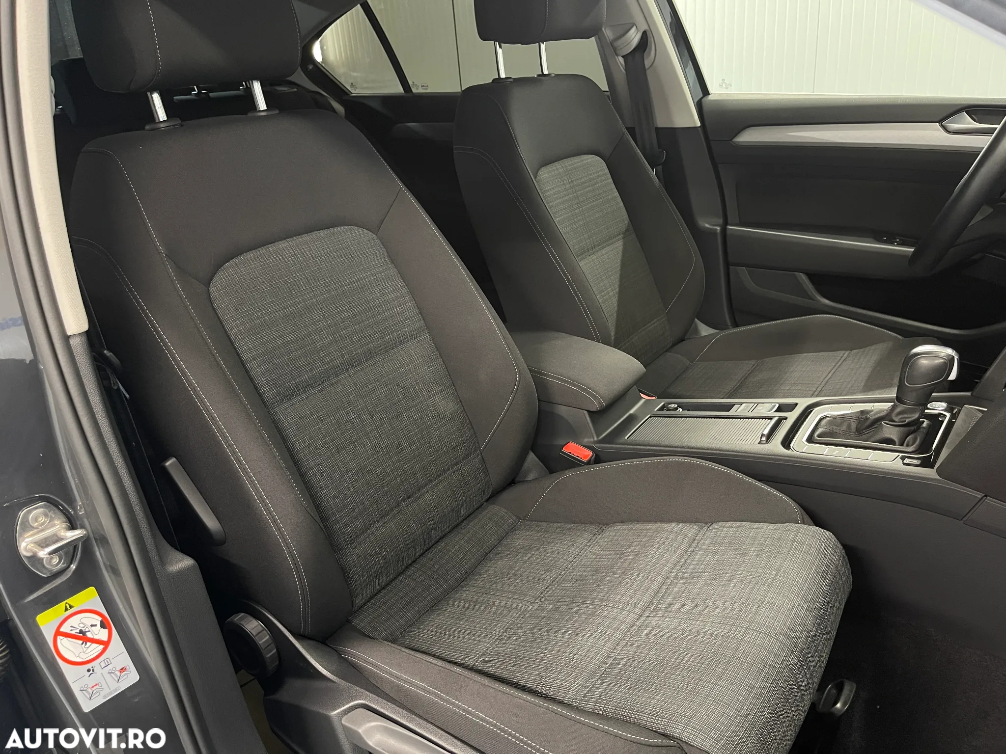 Volkswagen Passat 2.0 TDI DSG Comfortline - 9