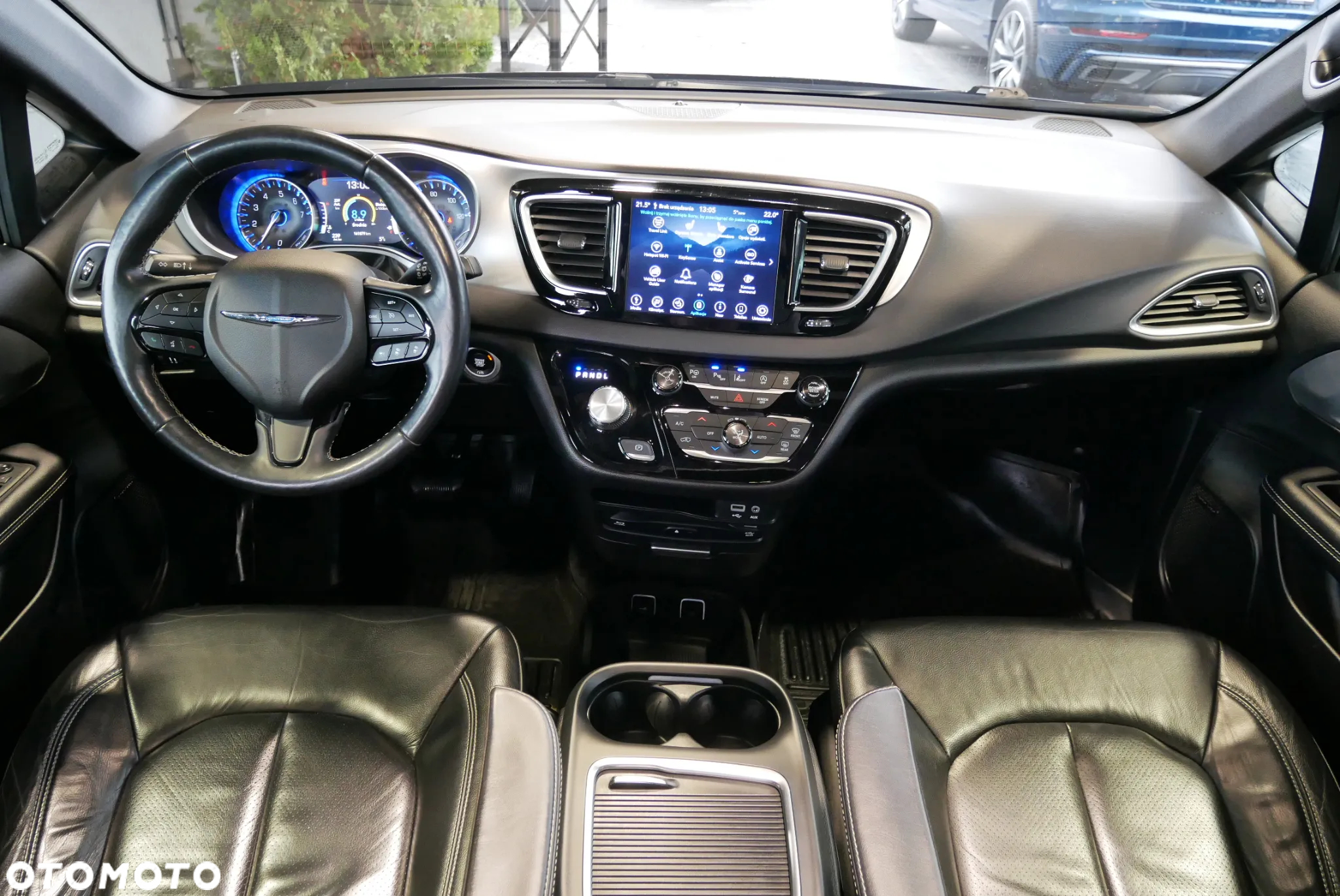 Chrysler Pacifica - 16