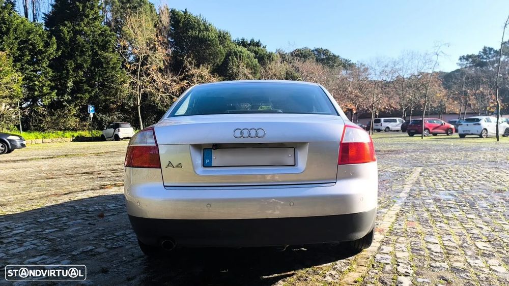 Audi A4 1.6 - 5
