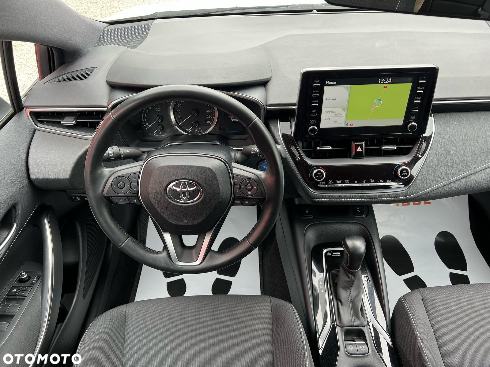 Toyota Corolla 1.8 Hybrid Business Edition - 24