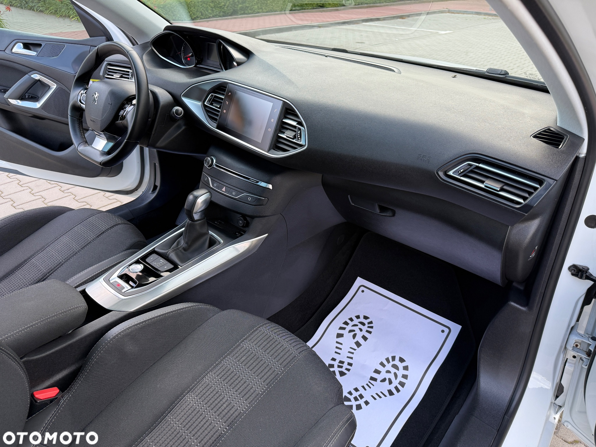 Peugeot 308 SW BlueHDi 120 EAT6 Stop & Start Allure - 17