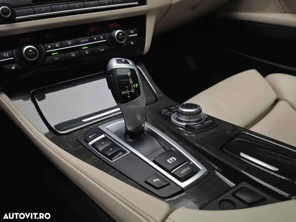 BMW Seria 5 520d Sport-Aut. - 38