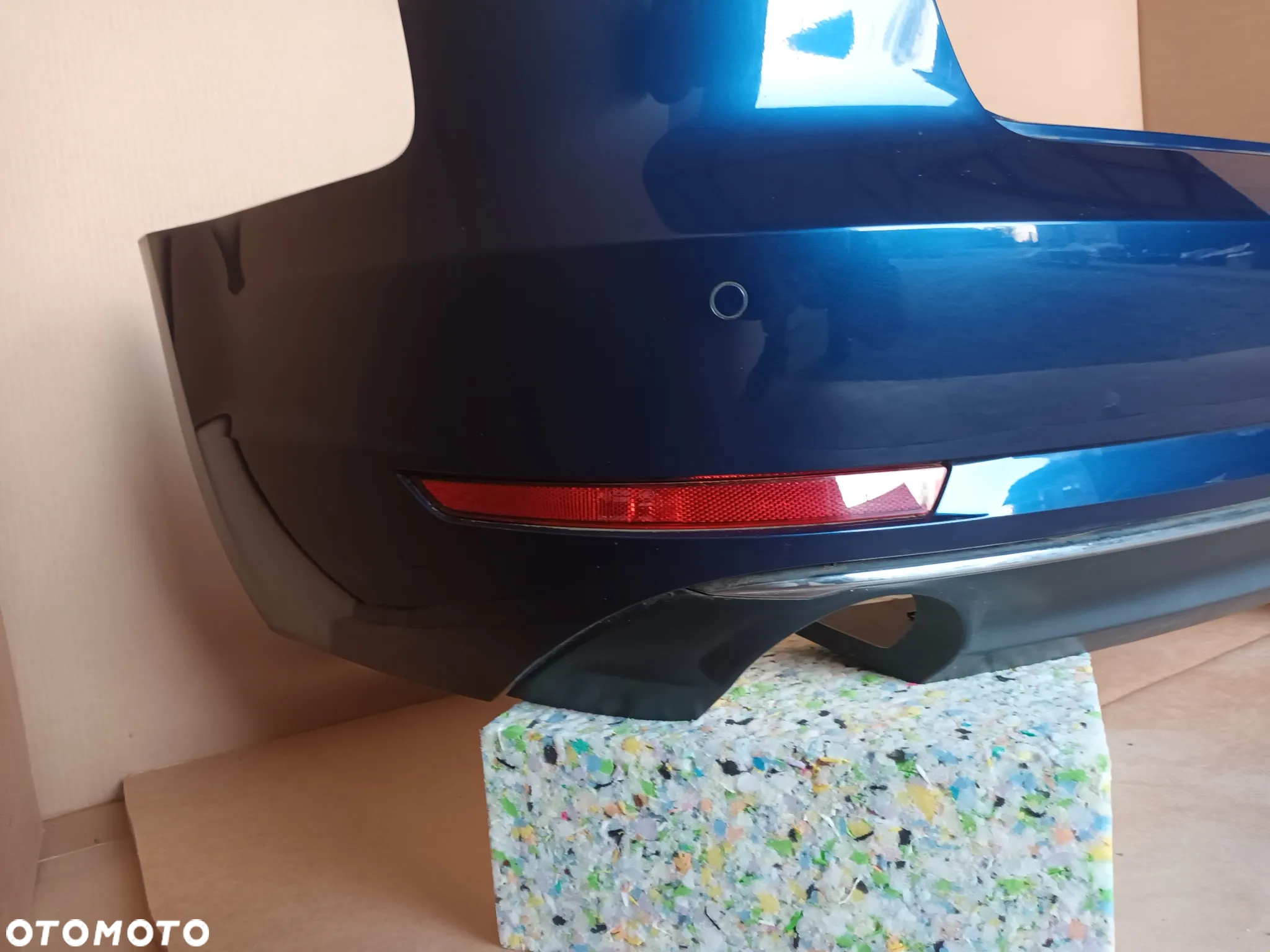 Audi sedan A4 B9 8W kompletny zderzak tył czujniki kolor LX5Q 2016 72km - 4