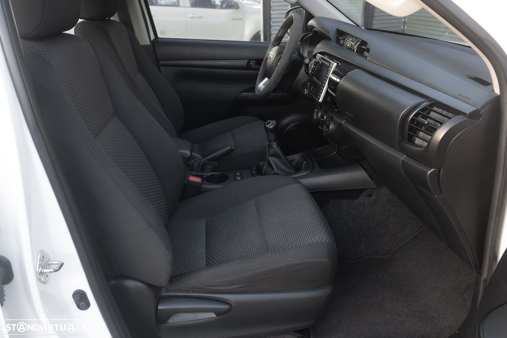 Toyota Hilux 2.4 D-4D 4WD CD CM - 18