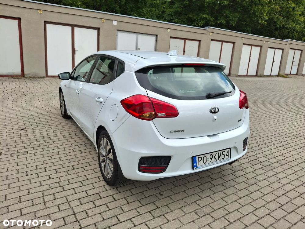 Kia Ceed 1.6 CRDi Smart - 4