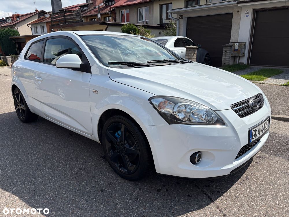 Kia Ceed 1.6 Crdi Comfort - 1