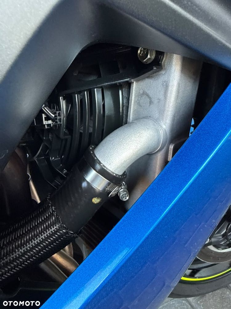 Suzuki GSX - 38