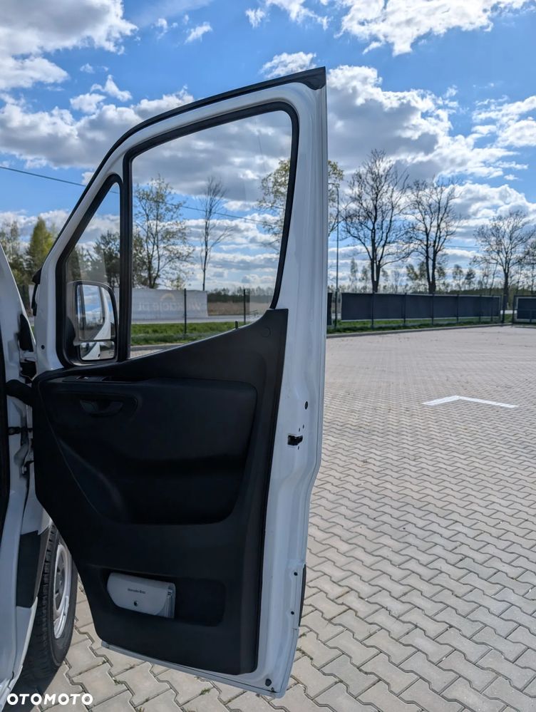 Mercedes-Benz Sprinter - 17
