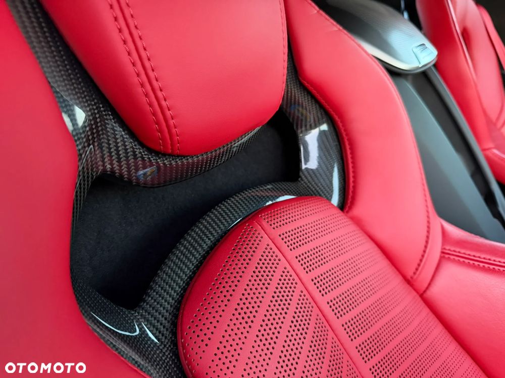 Chevrolet Corvette - 24