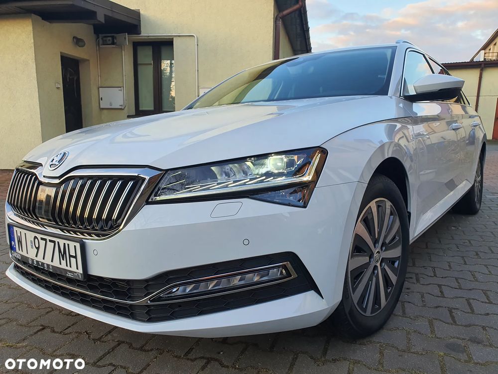 Skoda Superb 2.0 TDI SCR Style DSG - 3