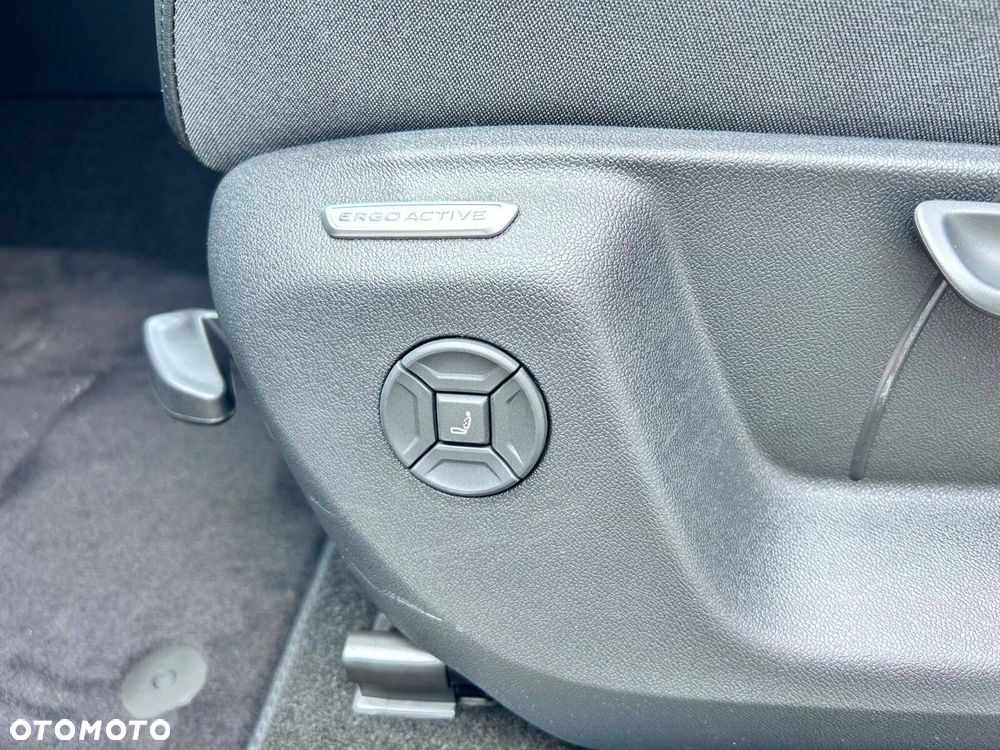 Volkswagen Tiguan - 10