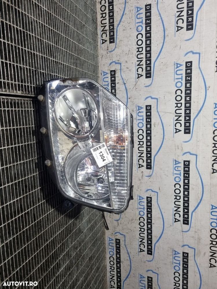 Far Stanga Dacia Duster 2010 - 2013 SUV 4 Usi (1304) Fara xenon - 1