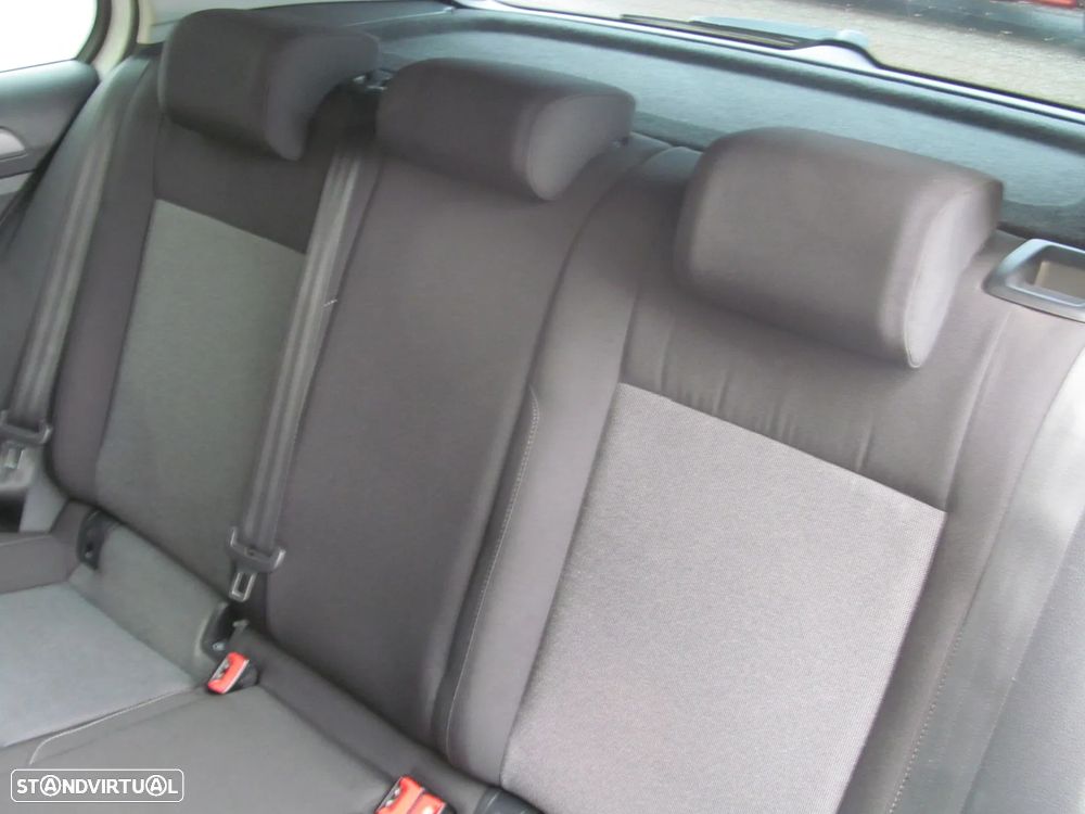 VW Golf 1.6 TDi Trendline - 7