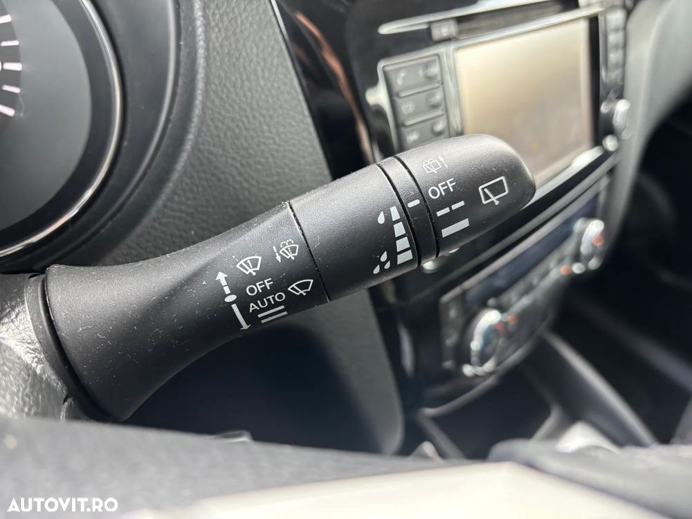 Nissan Qashqai 1.5 DCI Start/Stop N-Connecta - 17