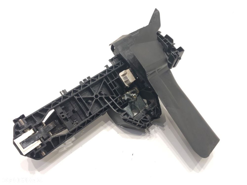 KLAMKA ZEWNĘTRZNA PRAWY PRZÓD  MERCEDES-BENZ KLASA C (W204) 2007 - 2015 C 200 CDI (204.001) 100 kW - 4