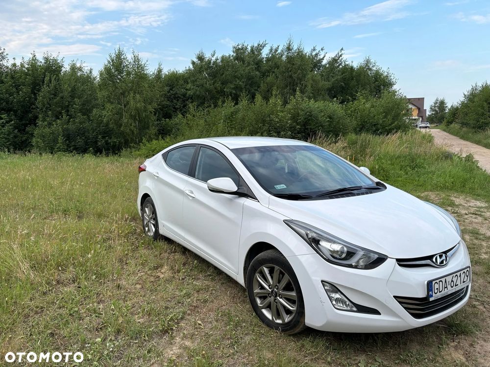 Hyundai Elantra - 3