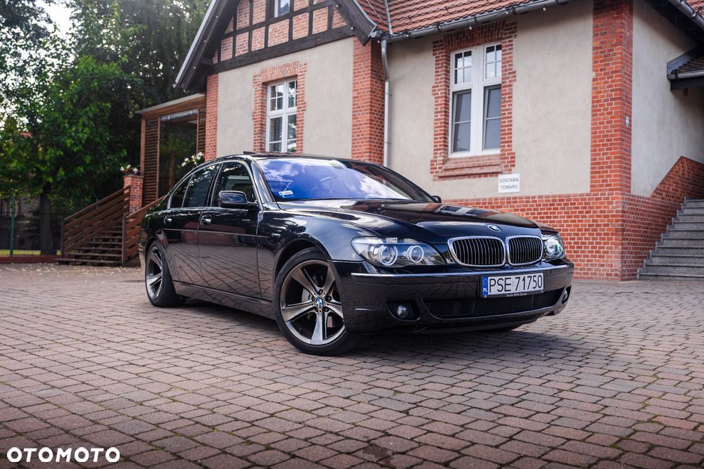 BMW Seria 7 750i - 1