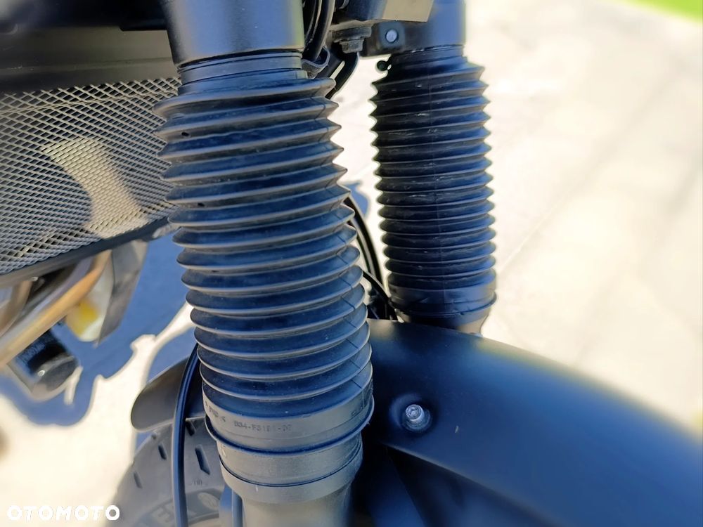 Yamaha XSR - 18