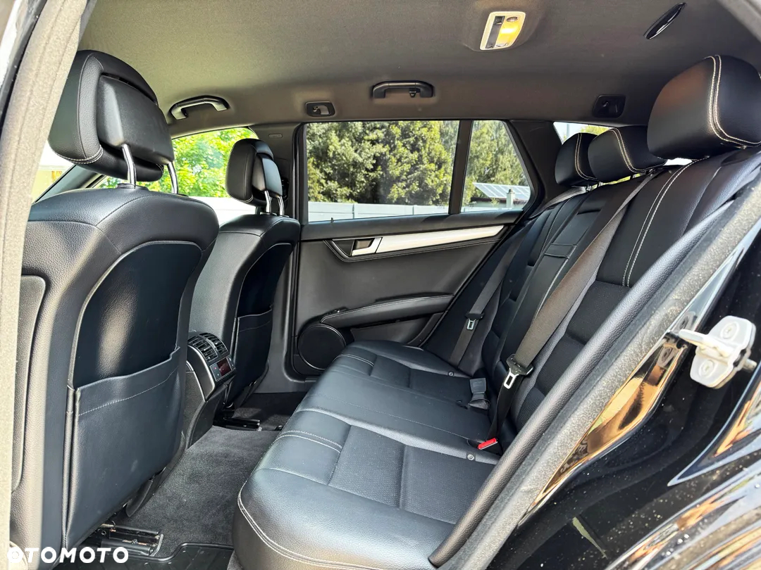 Mercedes-Benz Klasa C 300 T CDI 4Matic 7G-TRONIC Avantgarde Edition - 29
