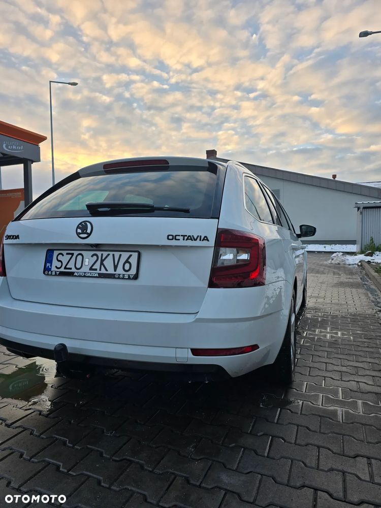 Skoda Octavia 1.6 TDI DSG Premium Edition - 7