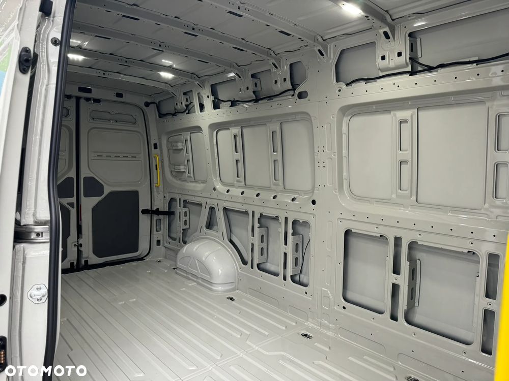 Volkswagen Crafter Maxi Furgon - 9