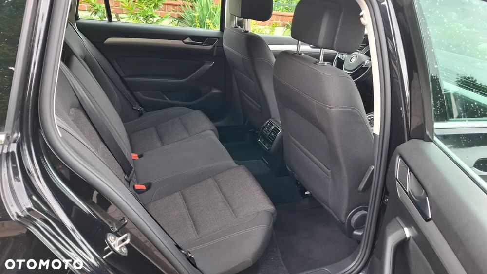 Volkswagen Passat 2.0 TDI (BlueMotion Technology) DSG Comfortline - 8