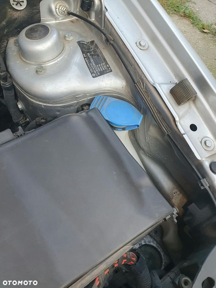 Volkswagen Polo 1.4 16V Comfortline - 10