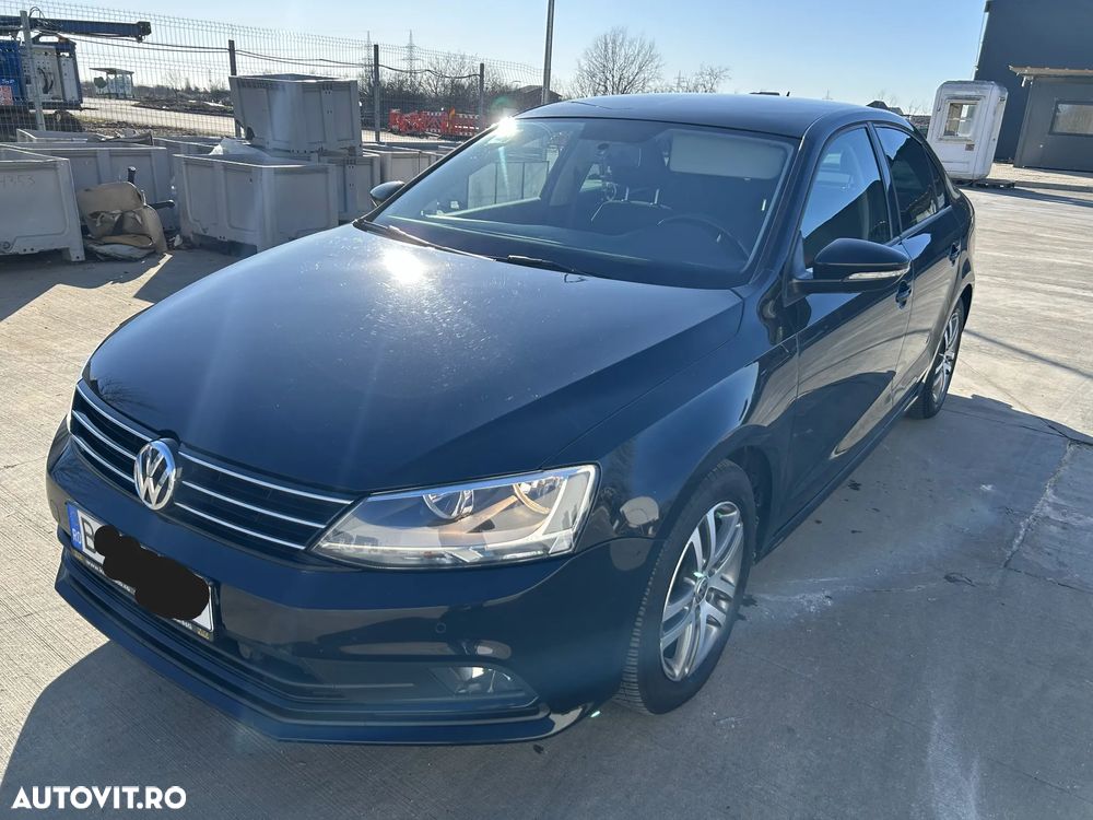 Volkswagen Jetta 2.0 TDI Highline - 4