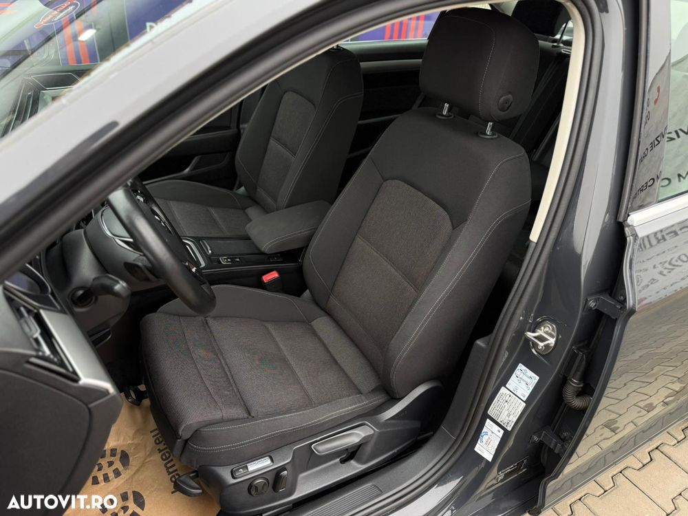 Volkswagen Passat 2.0 TDI DSG Comfortline - 28