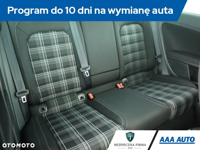 Volkswagen Golf - 8