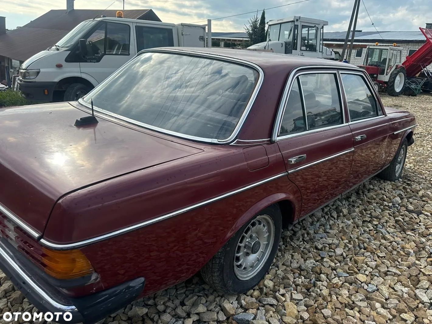 Mercedes-Benz W123 - 1