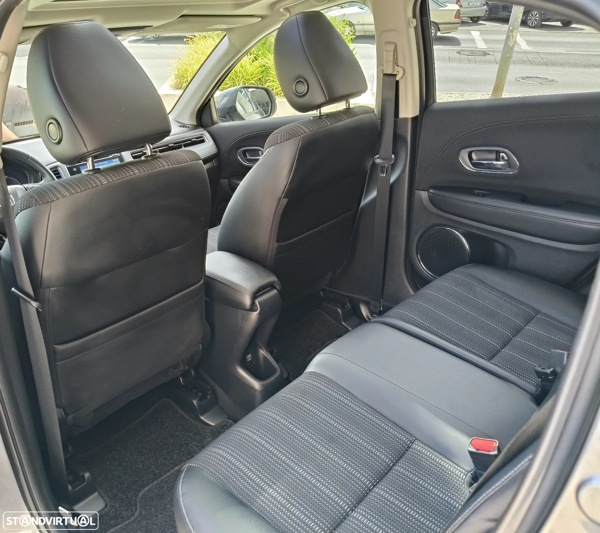 Honda HR-V 1.6 i-DTEC Executive - 28