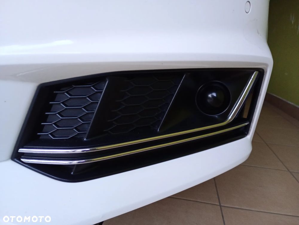 Audi A4 Avant 2.0 TDI DPF clean diesel multitronic S line Sportpaket - 14