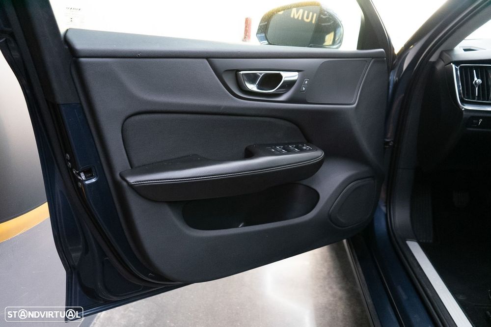 Volvo V60 2.0 D3 Momentum - 22