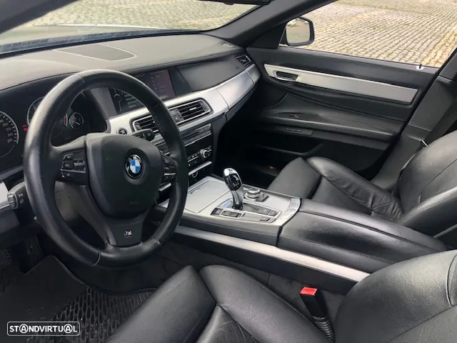 BMW 740 d Pack M - 8