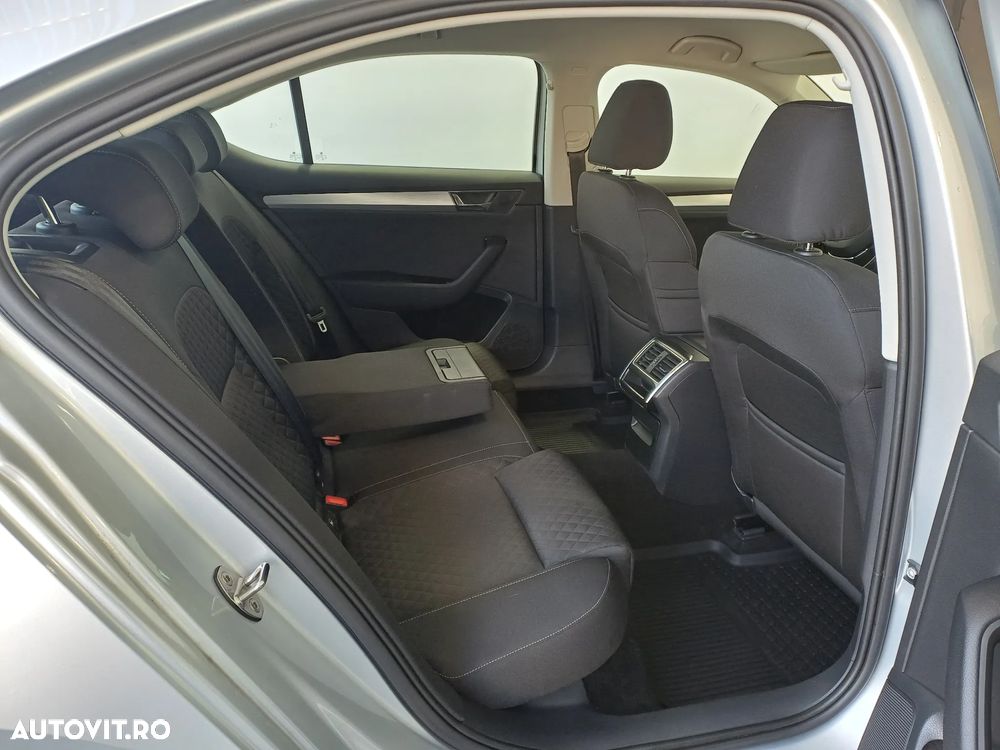 Skoda Superb 2.0 TDI DSG Ambition - 30